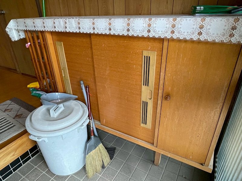 若葉三丁目1番戸建 現地写真（玄関）