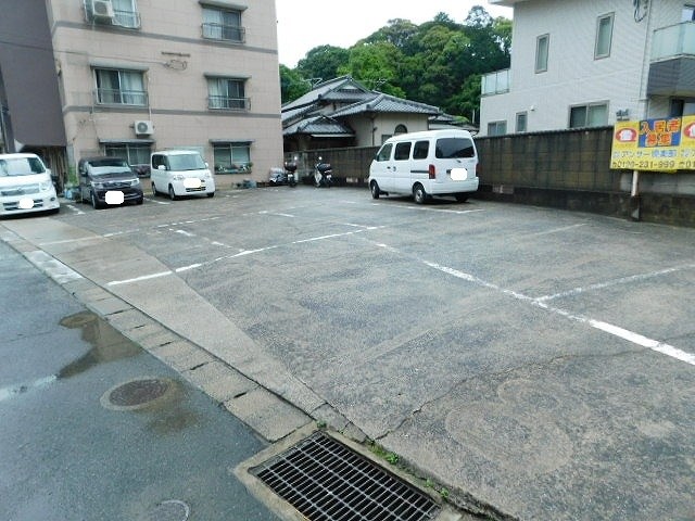 ヒカリハイツ 現地写真（駐車場）