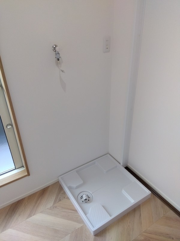 湯川新町二丁目新築戸建 内観写真（洗面台・洗面所）