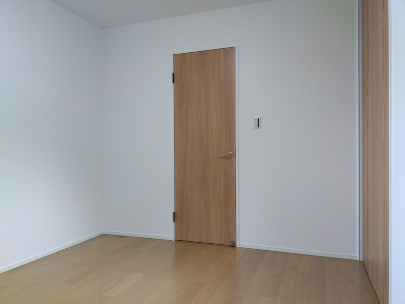 湯川新町二丁目新築戸建 内観写真（リビング以外の居室）