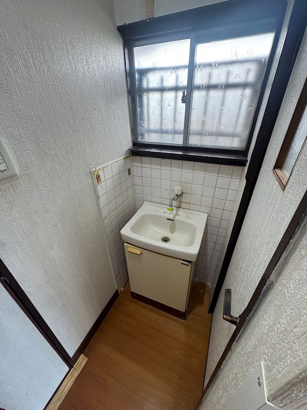 京良城町戸建 内観写真（洗面台・洗面所）