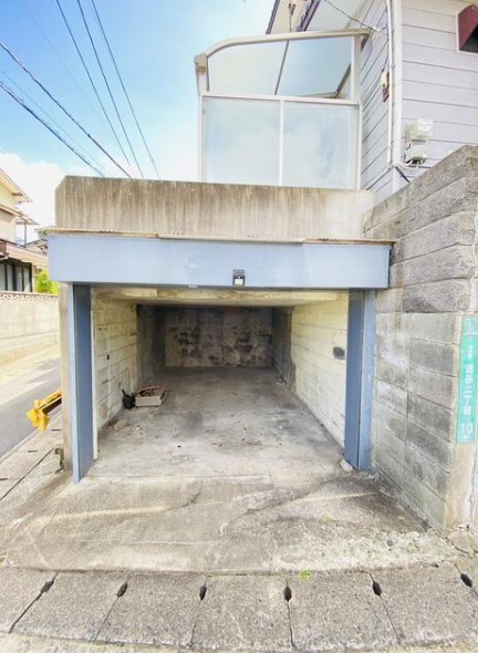 通谷二丁目戸建 現地写真（駐車場）