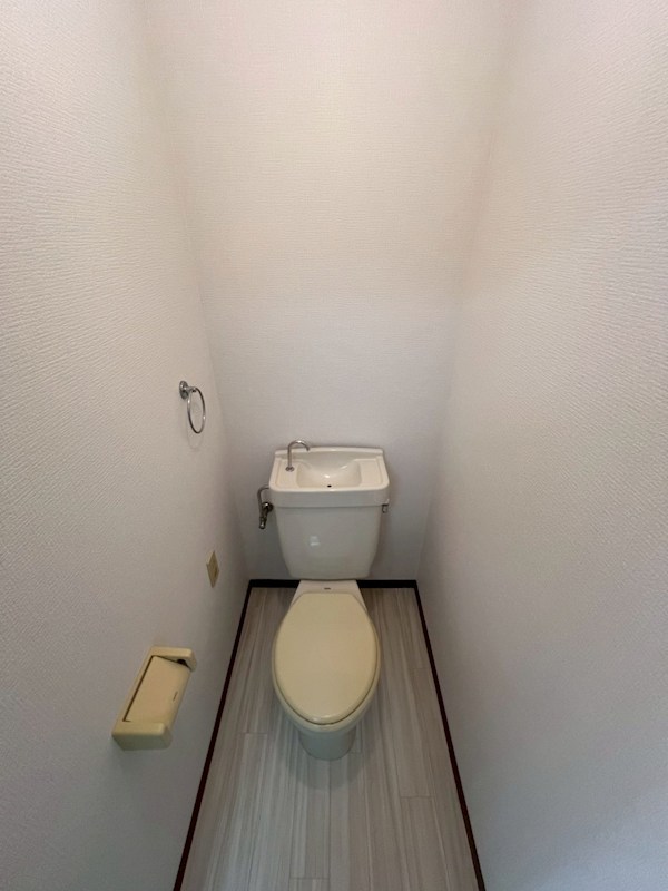 シャトレ熊西 内観写真（トイレ）