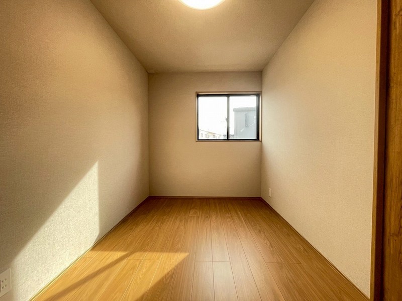 上の原三丁目5番新築戸建 内観写真（リビング以外の居室）
