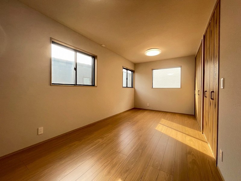 上の原三丁目5番新築戸建 内観写真（リビング以外の居室）