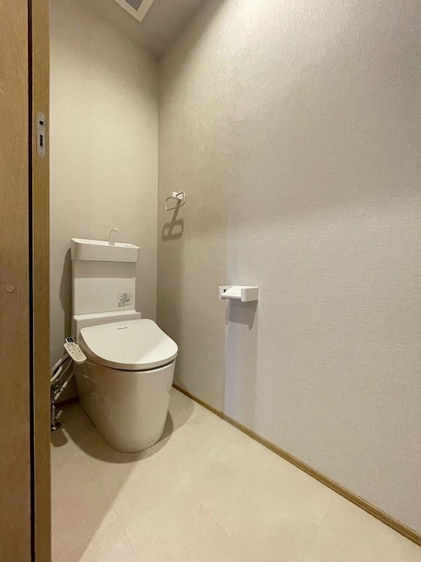 上の原三丁目5番新築戸建 内観写真（トイレ）