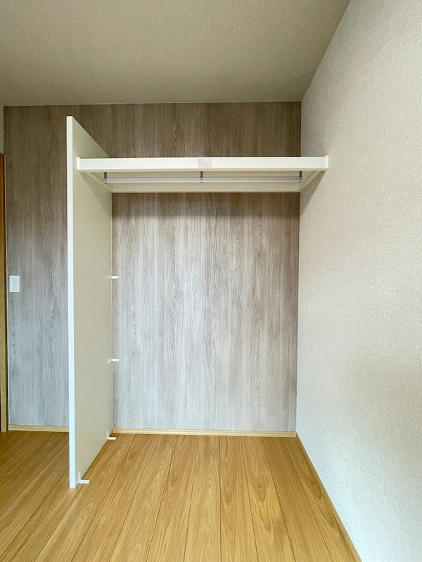 上の原三丁目5番新築戸建 内観写真（収納）
