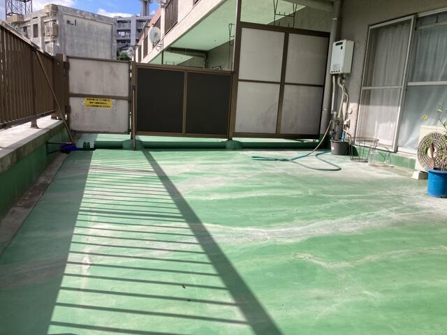 エメラルドマンション大里 現地写真（バルコニー）