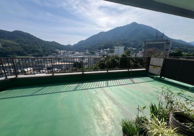 エメラルドマンション大里 現地写真（バルコニー）