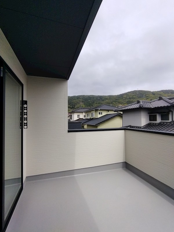畠田二丁目新築戸建2号棟　1期 現地写真（バルコニー）