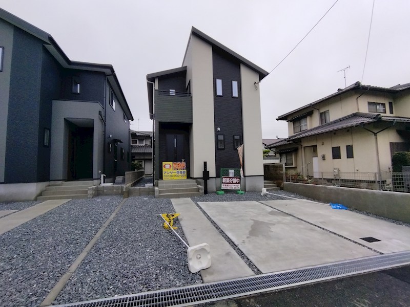 畠田二丁目新築戸建2号棟　1期 現地写真（駐車場）