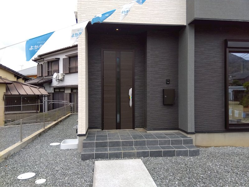 大里戸ノ上二丁目新築戸建2号棟　5期  現地写真（玄関）