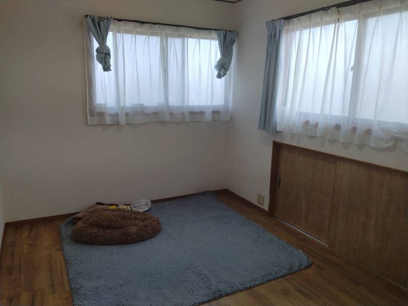 熊谷三丁目10番戸建  内観写真（リビング以外の居室）