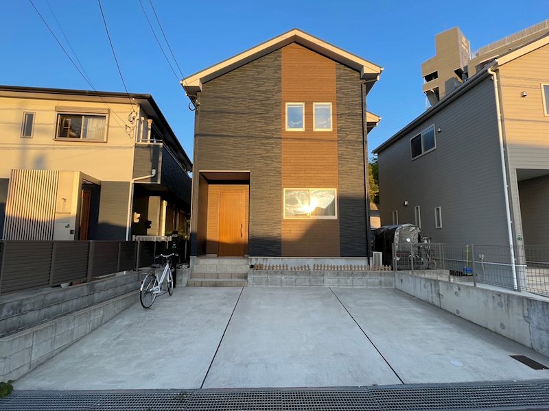 別所町戸建 現地写真（駐車場）