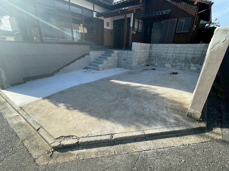 須恵四丁目戸建 現地写真（駐車場）