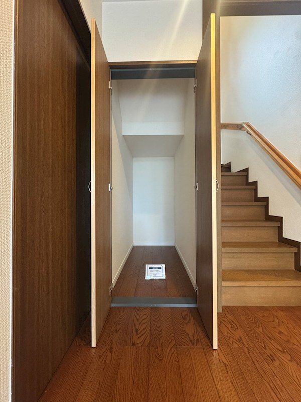 ひかりヶ丘七丁目戸建 内観写真（収納）