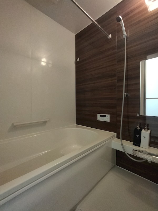ひかりヶ丘四丁目戸建 内観写真（浴室）