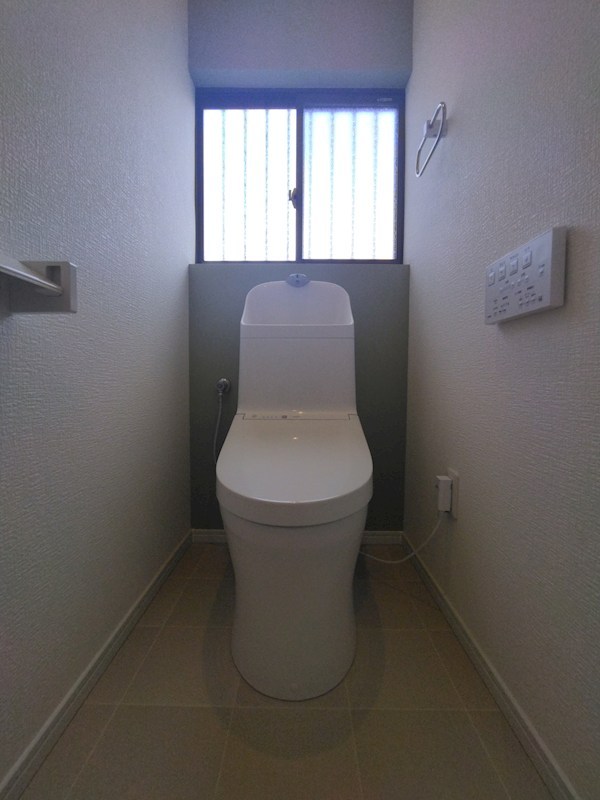 ひかりヶ丘四丁目戸建 内観写真（トイレ）