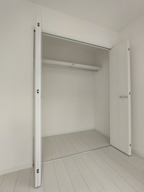 ひかりヶ丘四丁目戸建 内観写真（収納）