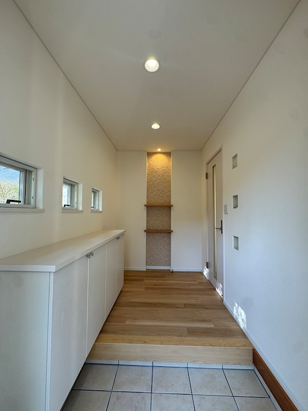 自由ヶ丘南四丁目戸建 現地写真（玄関）