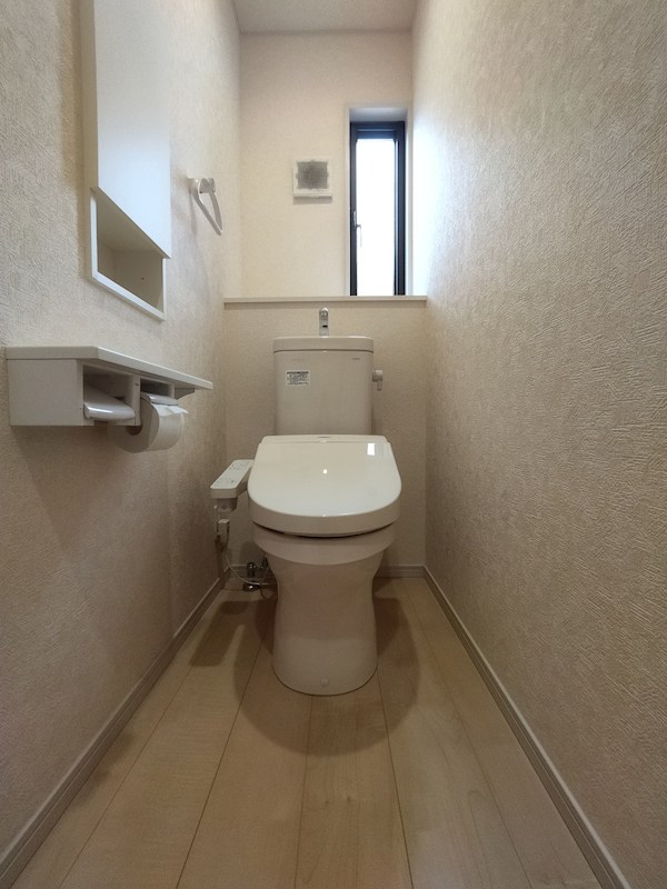蓮花寺二丁目戸建 内観写真（トイレ）