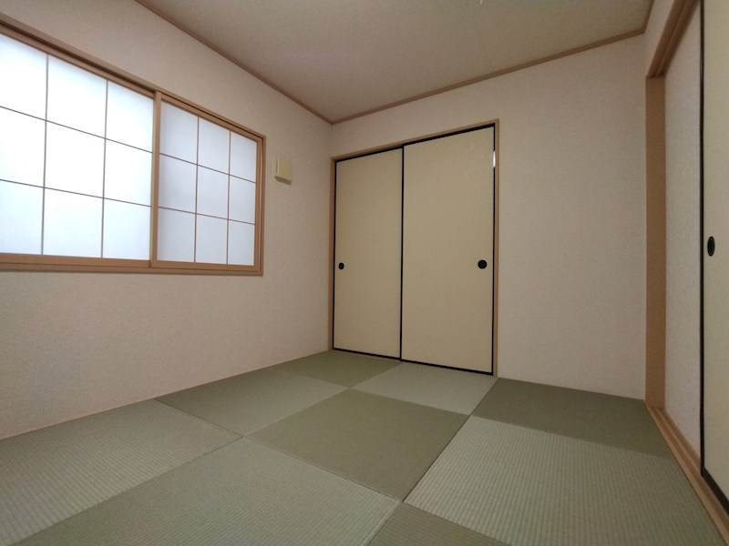 蓮花寺二丁目戸建 内観写真（リビング以外の居室）