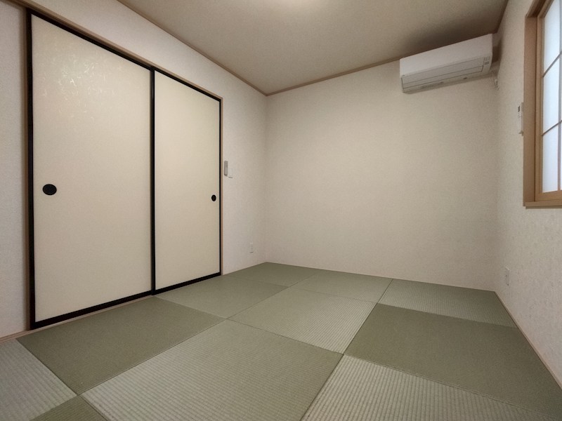 蓮花寺二丁目戸建 内観写真（リビング以外の居室）