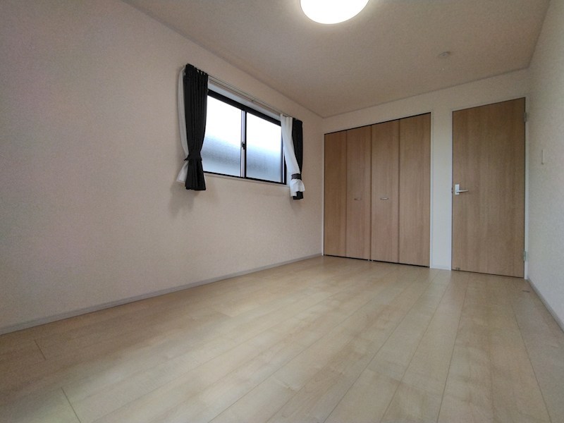 蓮花寺二丁目戸建 内観写真（リビング以外の居室）