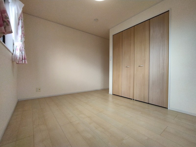 蓮花寺二丁目戸建 内観写真（リビング以外の居室）