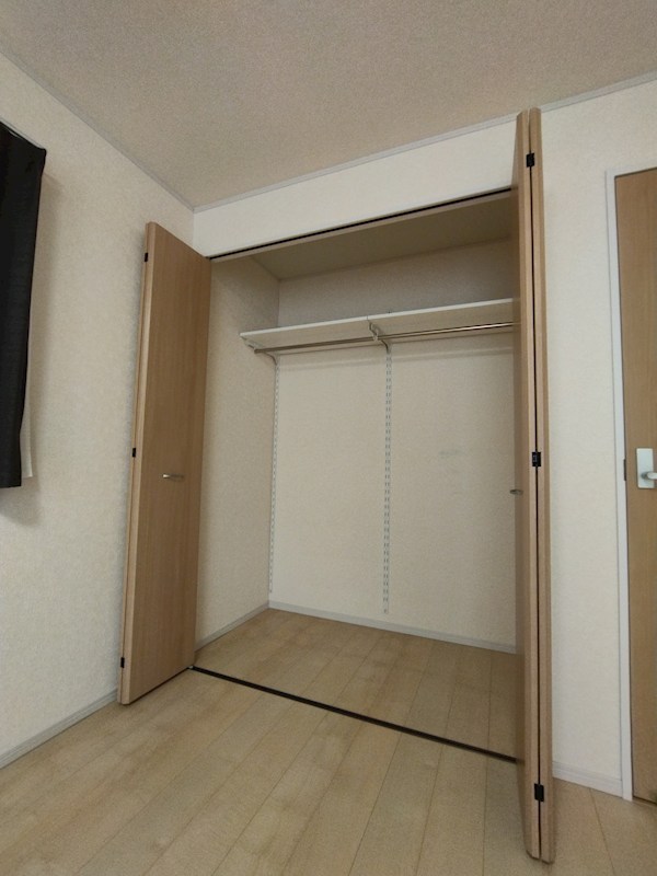 蓮花寺二丁目戸建 内観写真（収納）