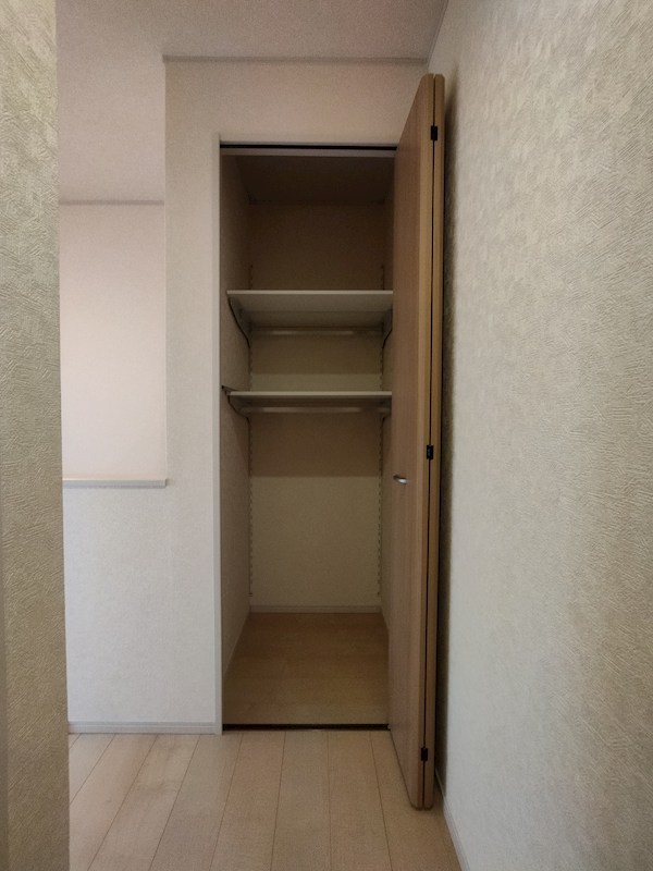 蓮花寺二丁目戸建 内観写真（収納）