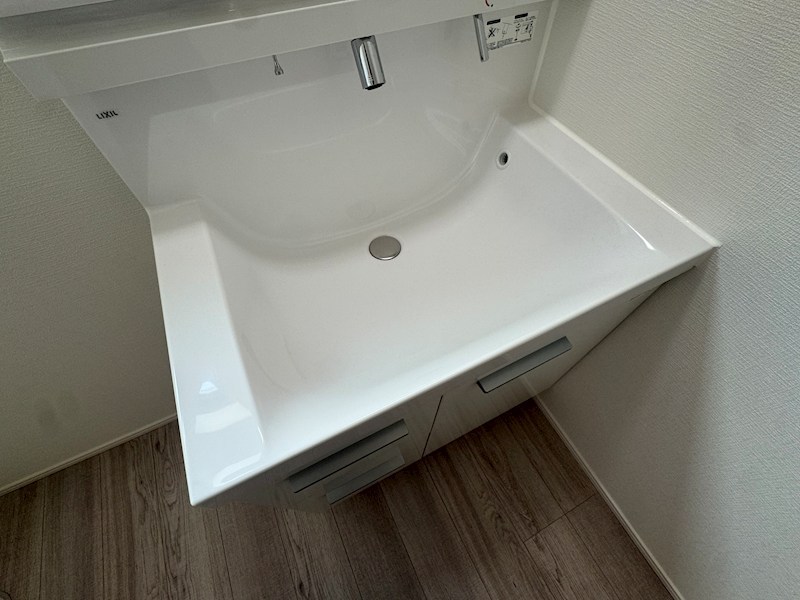 東郷五丁目新築戸建1号棟　1期 内観写真（洗面台・洗面所）