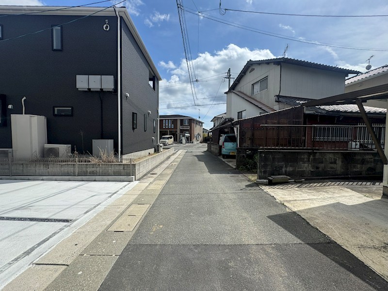 東郷五丁目新築戸建1号棟　1期 現地写真（前面道路含む現地写真）