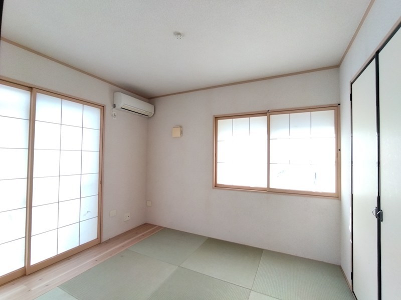 中尾一丁目戸建 内観写真（リビング以外の居室）