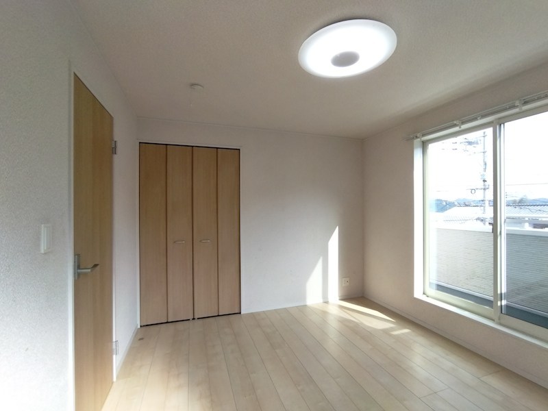 中尾一丁目戸建 内観写真（リビング以外の居室）