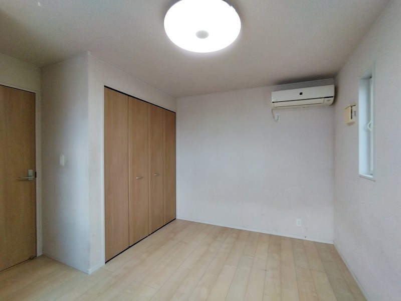 中尾一丁目戸建 内観写真（リビング以外の居室）