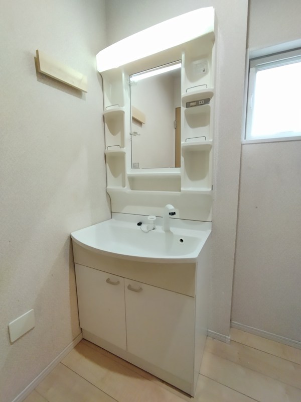中尾一丁目戸建 内観写真（洗面台・洗面所）