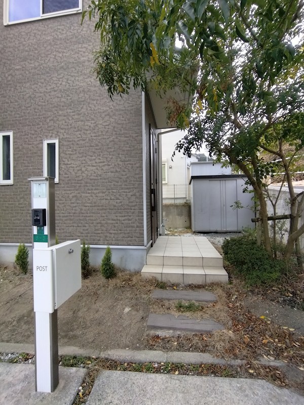 中尾一丁目戸建 現地写真（庭）