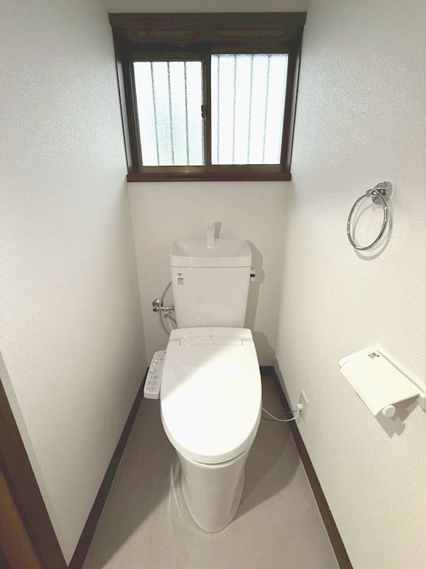 千代二丁目戸建 内観写真（トイレ）