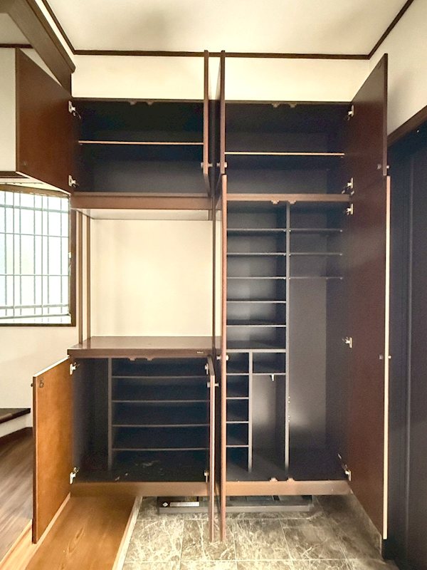 千代二丁目戸建 内観写真（収納）