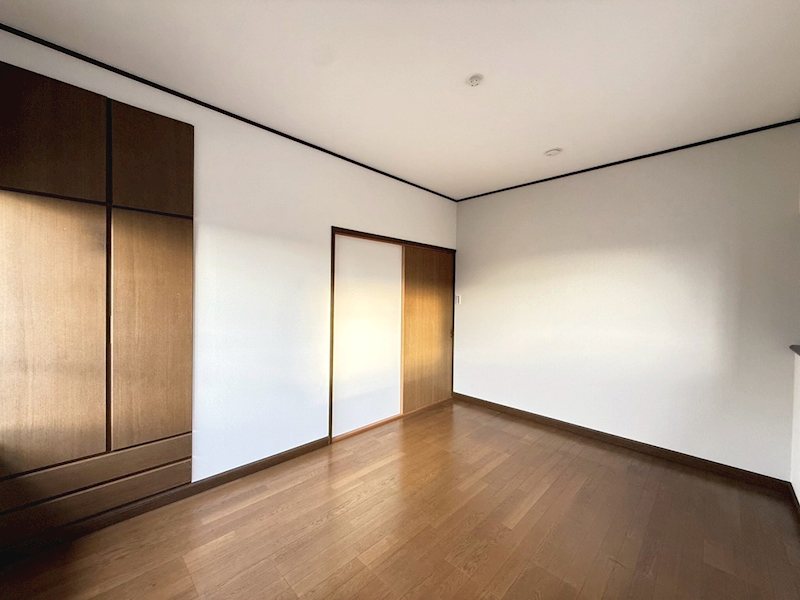 千代二丁目戸建 内観写真（リビング以外の居室）