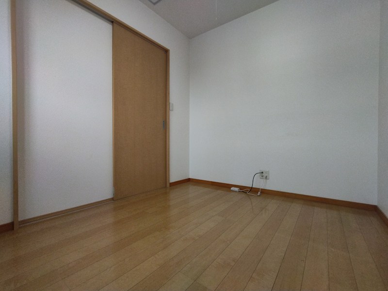 小嶺台四丁目14番戸建 内観写真（リビング以外の居室）