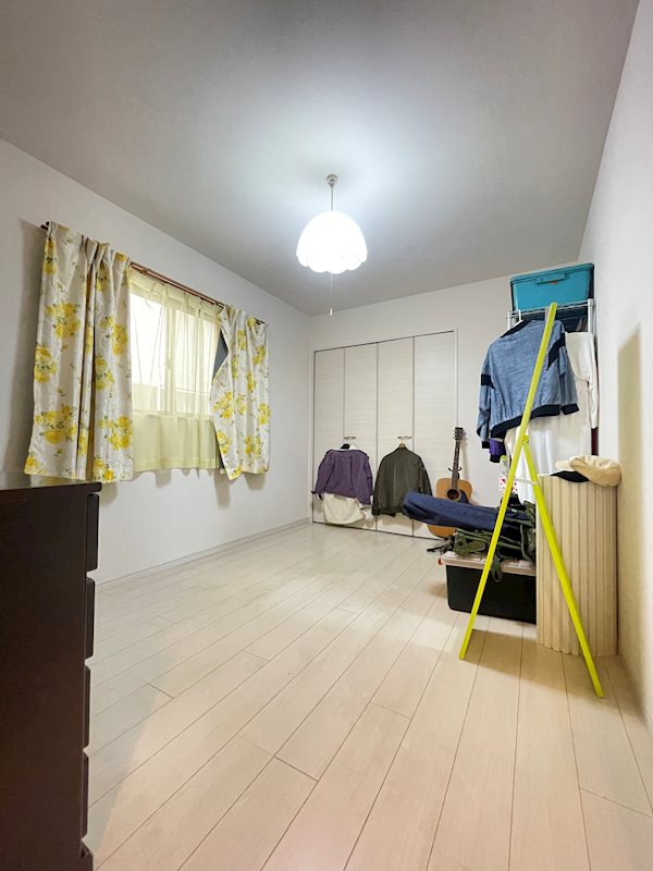 霧ヶ丘一丁目8番戸建 内観写真（リビング以外の居室）