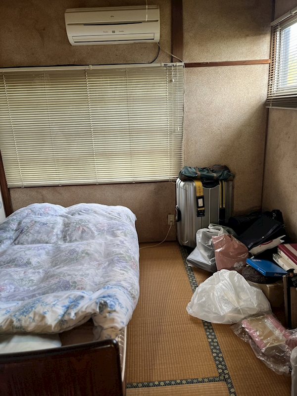 朽網東四丁目7番戸建 内観写真（リビング以外の居室）