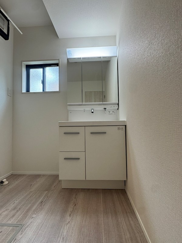 御開三丁目新築戸建1号棟　6期 内観写真（洗面台・洗面所）