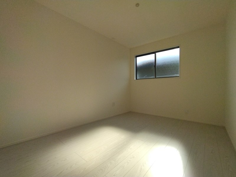 ひかりヶ丘四丁目新築戸建8号棟　3期 内観写真（リビング以外の居室）
