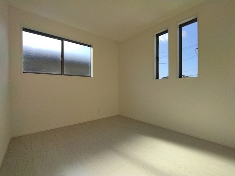 ひかりヶ丘四丁目新築戸建8号棟　3期 内観写真（リビング以外の居室）