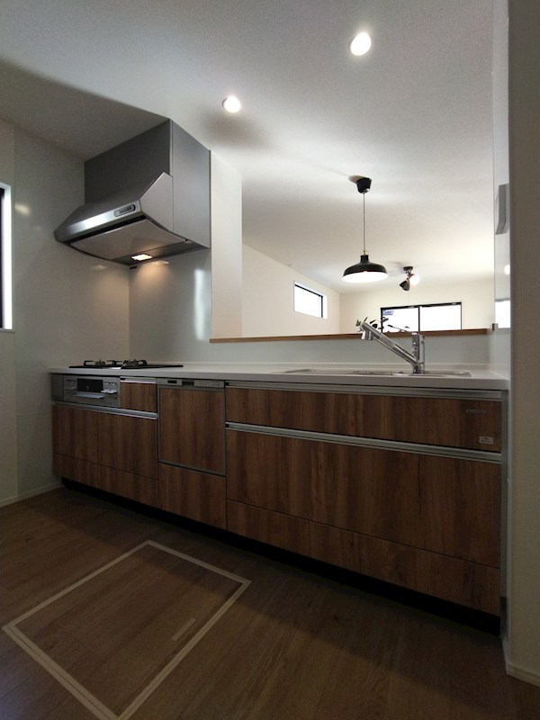 ひかりヶ丘四丁目新築戸建5号棟　3期 内観写真（キッチン）