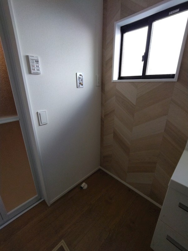 ひかりヶ丘四丁目新築戸建5号棟　3期 内観写真（洗面台・洗面所）