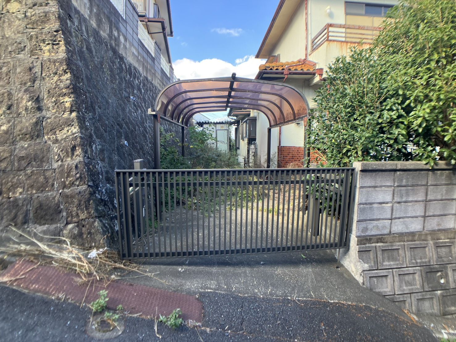 中尾一丁目戸建 現地写真（駐車場）
